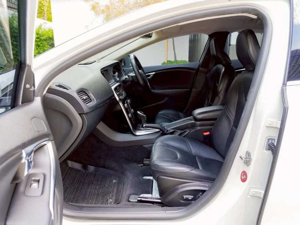 2017 Volvo V40 II 2