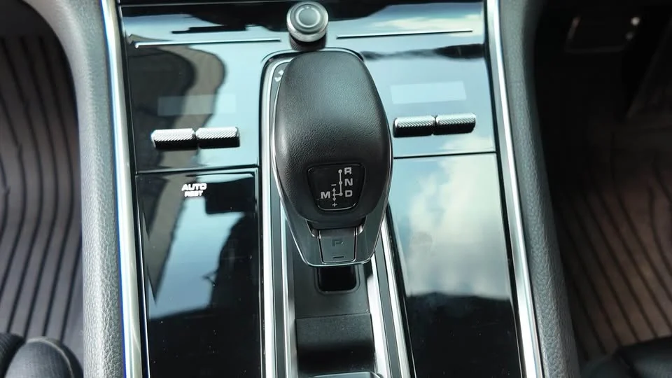 2018 Porsche Panamera II 2