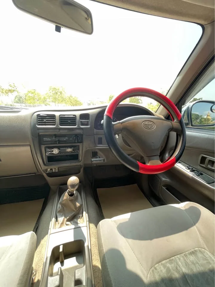 2003 Toyota Hilux Tiger VI 2
