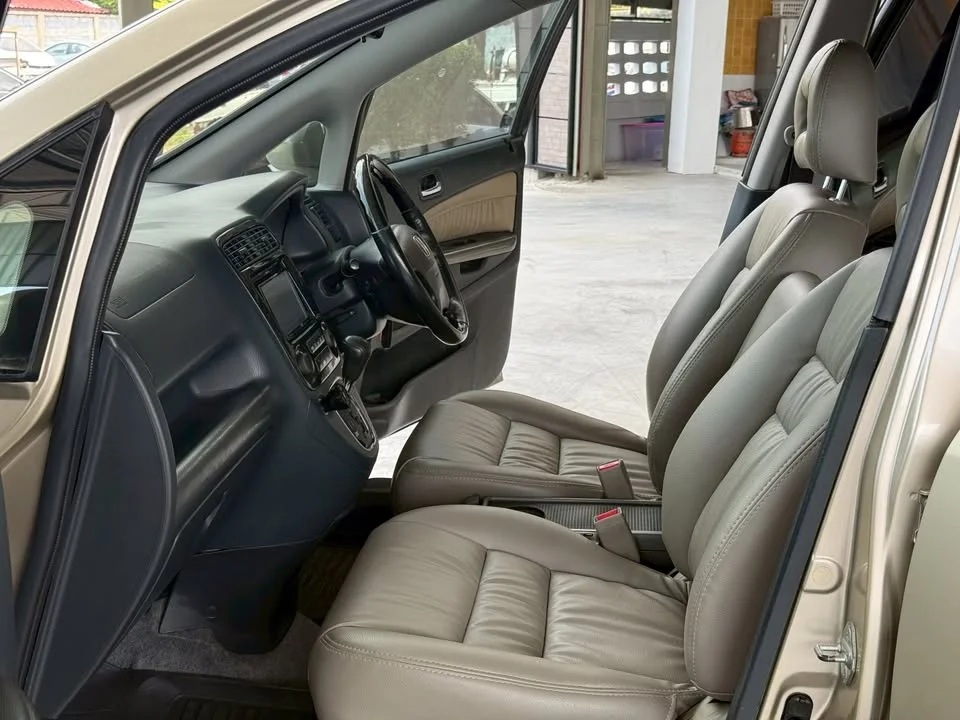 2003 Honda Stream I 3