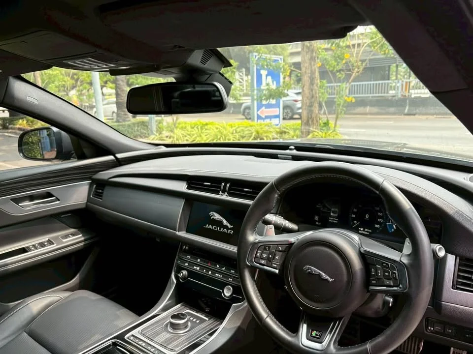 2017 Jaguar XF X260 2