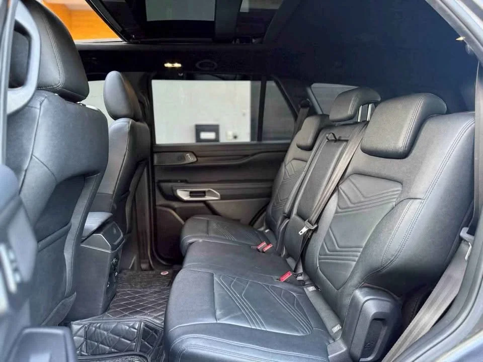 2023 Ford Everest III 2