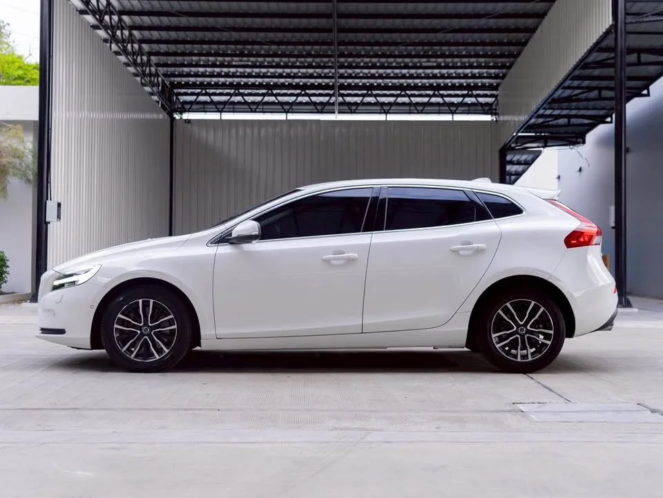 2017 Volvo V40 II 2