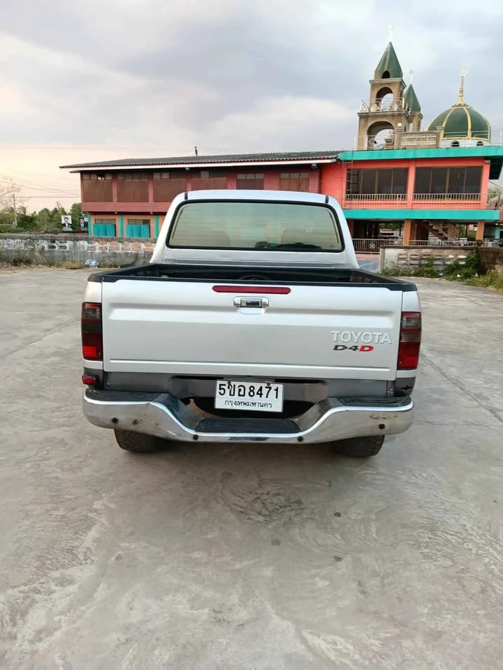 2002 Toyota Hilux Tiger VI 3
