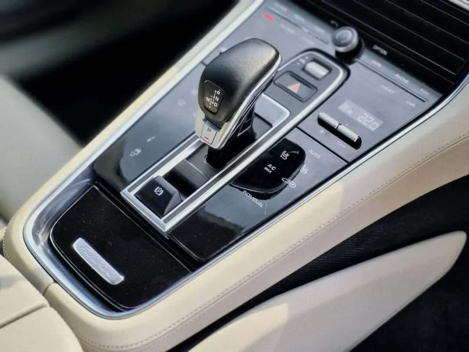 2019 Porsche Panamera II 3