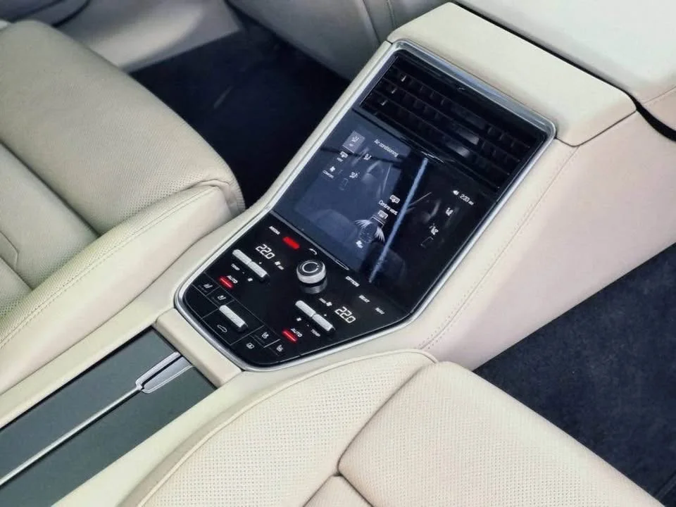 2019 Porsche Panamera II 2
