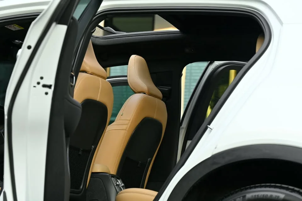 2023 Volvo XC40 3