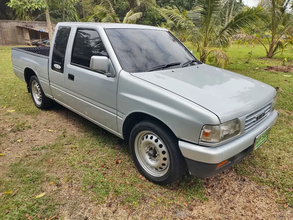 1996 Isuzu TFR III 3
