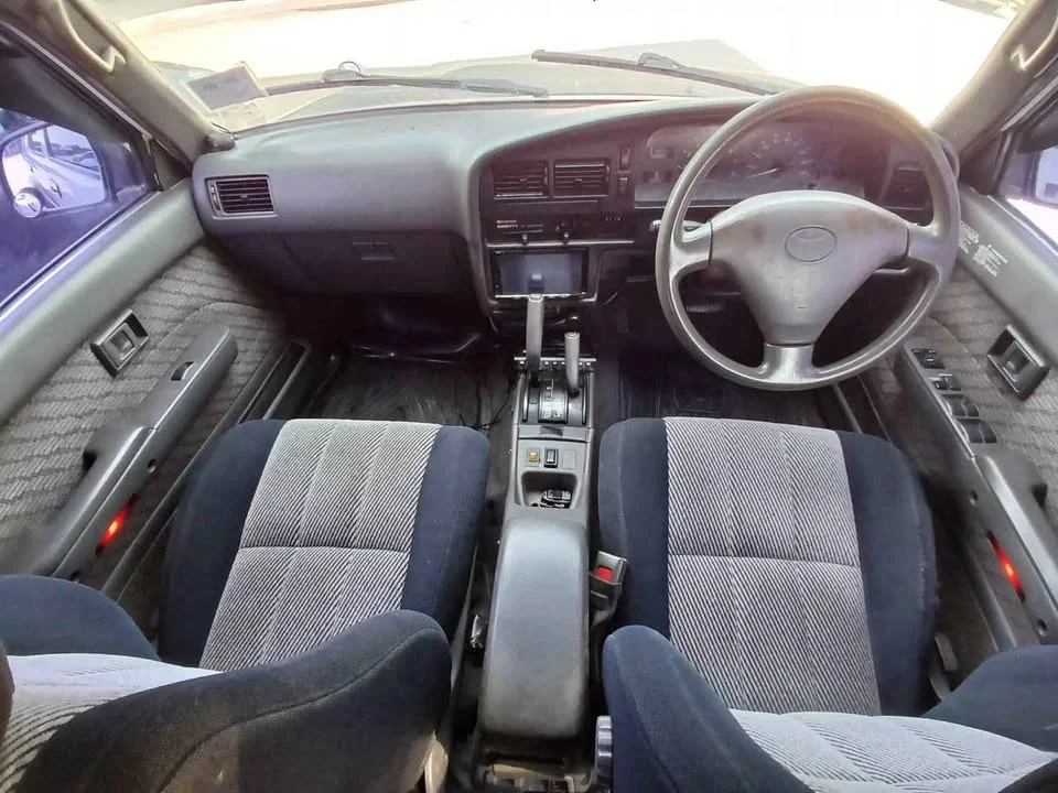 1992 Toyota Hilux Surf II 2