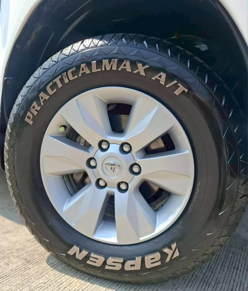 2019 Toyota Hilux VIII 2