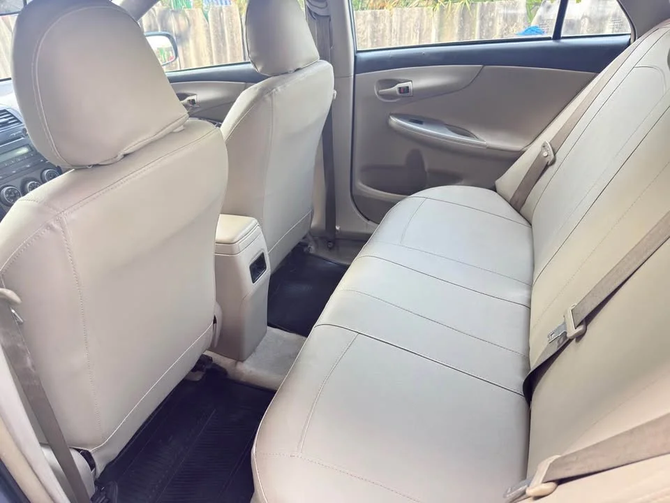 2013 Toyota Corolla Altis X (E140) 2