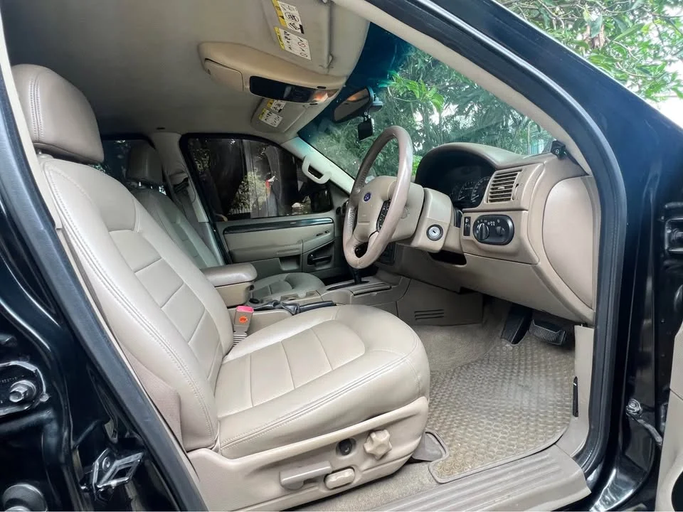 2002 Ford Explorer III 2