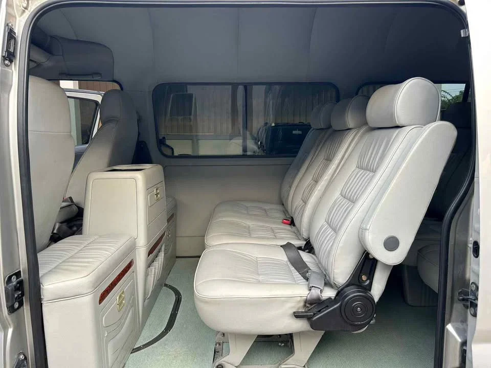 2010 Nissan Urvan V (E25) 2