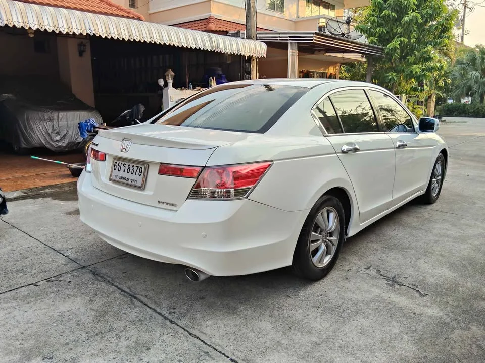 2010 Honda Accord VIII 3