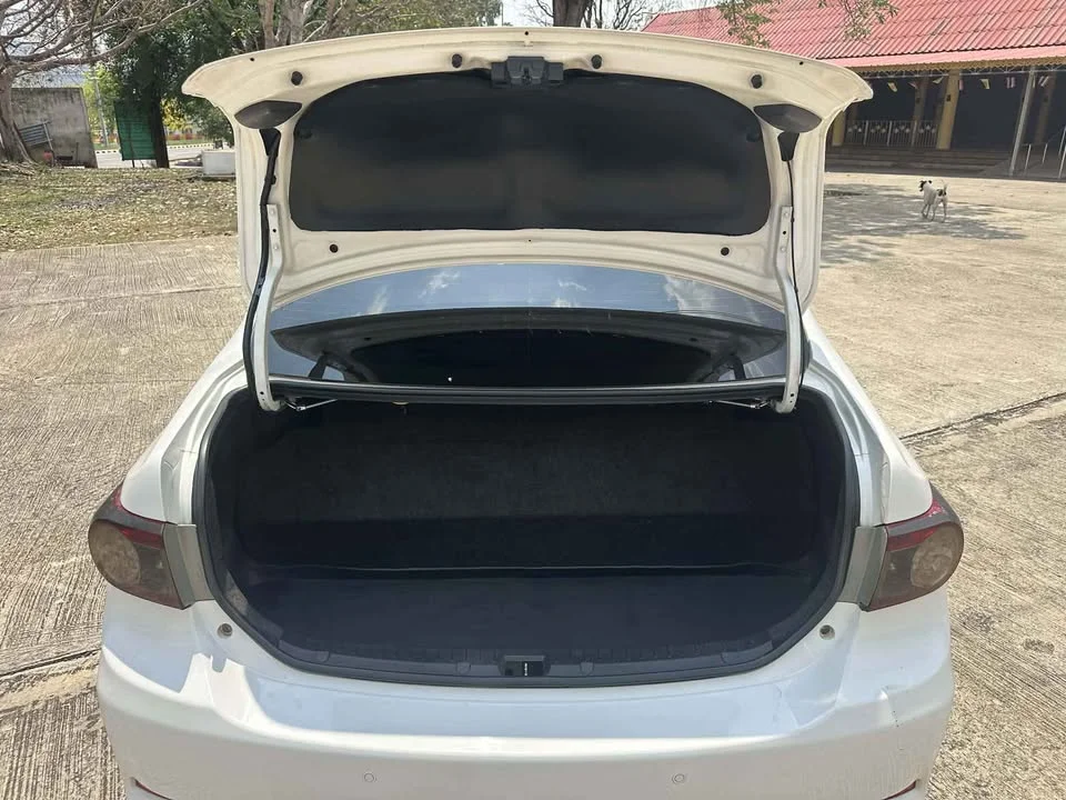 2011 Toyota Corolla Altis X (E140) 3