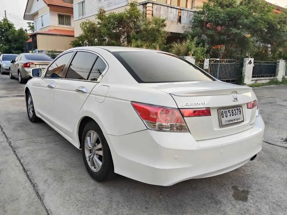2010 Honda Accord VIII 3