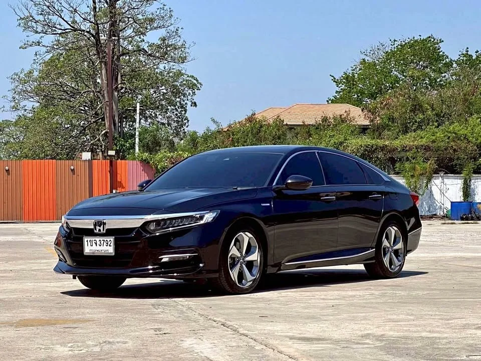 2020 Honda Accord X 2