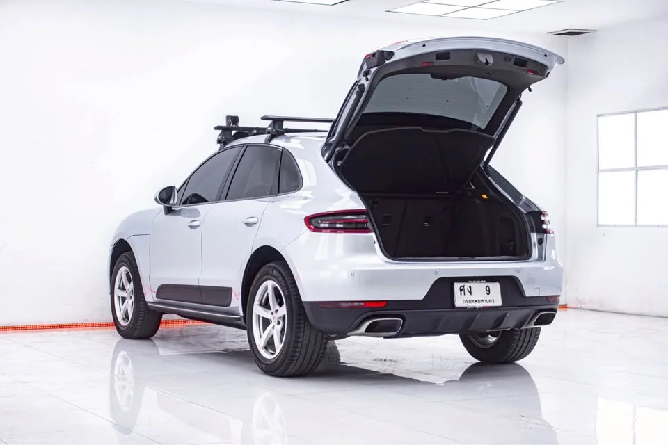 2015 Porsche Macan I 2