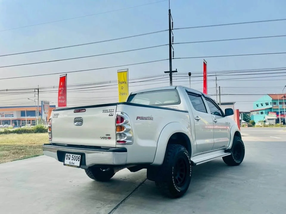 2011 Toyota Hilux VII 2