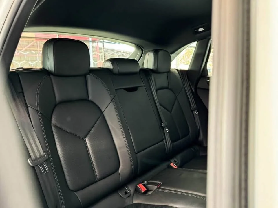 2016 Porsche Macan I 2