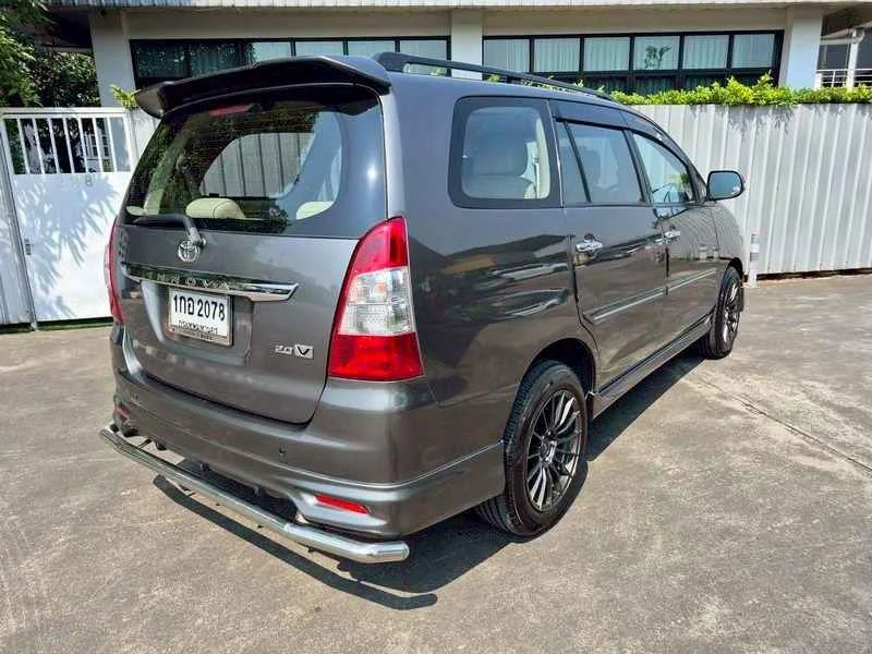 2013 Toyota Innova I 2