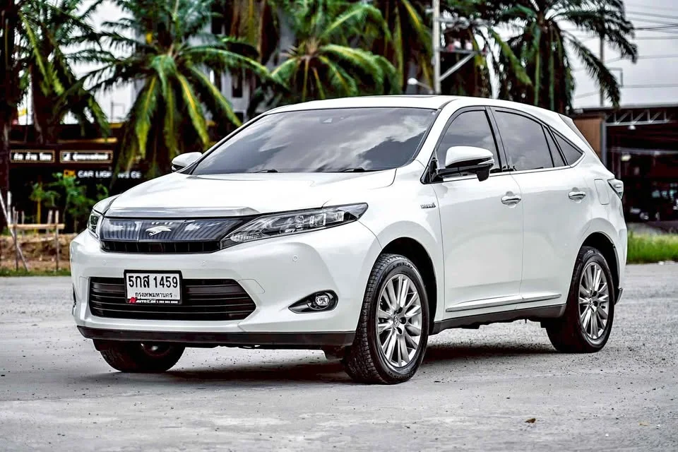2015 Toyota Harrier III 3