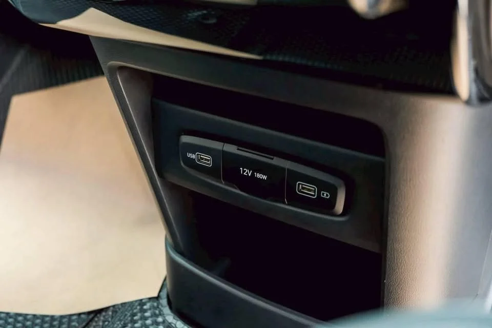 2021 Hyundai Staria US4 3