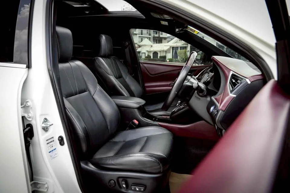 2015 Toyota Harrier III 2