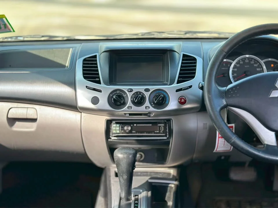 2011 Mitsubishi Triton IV 3