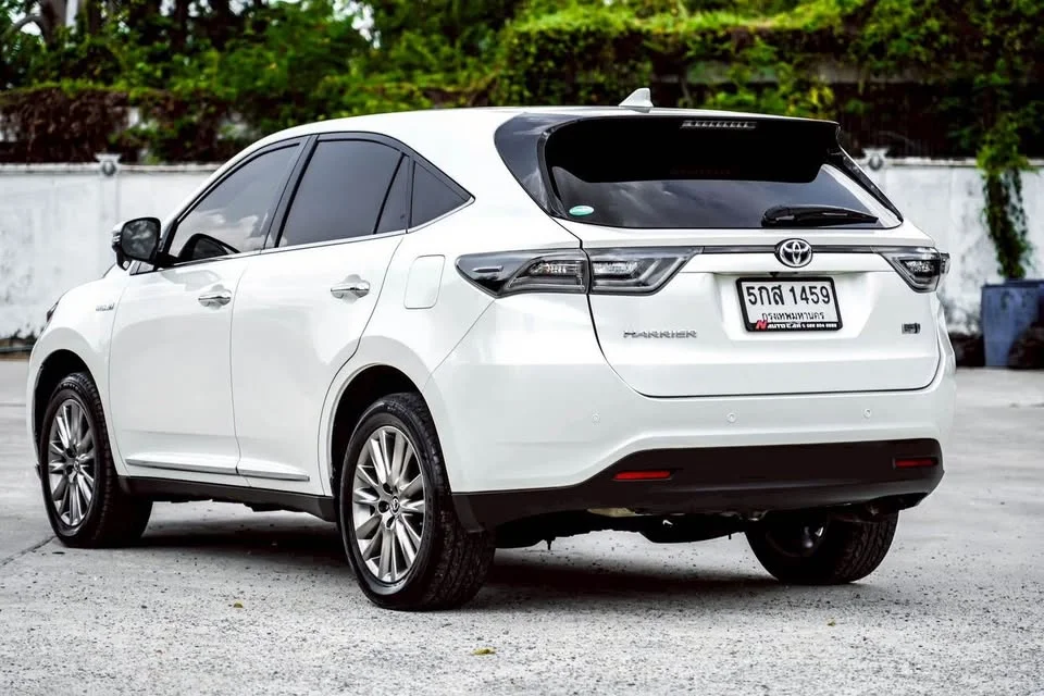 2015 Toyota Harrier III 2