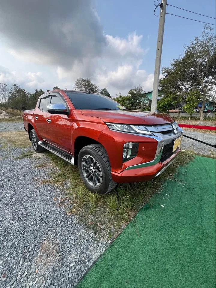 2022 Mitsubishi Triton V 2