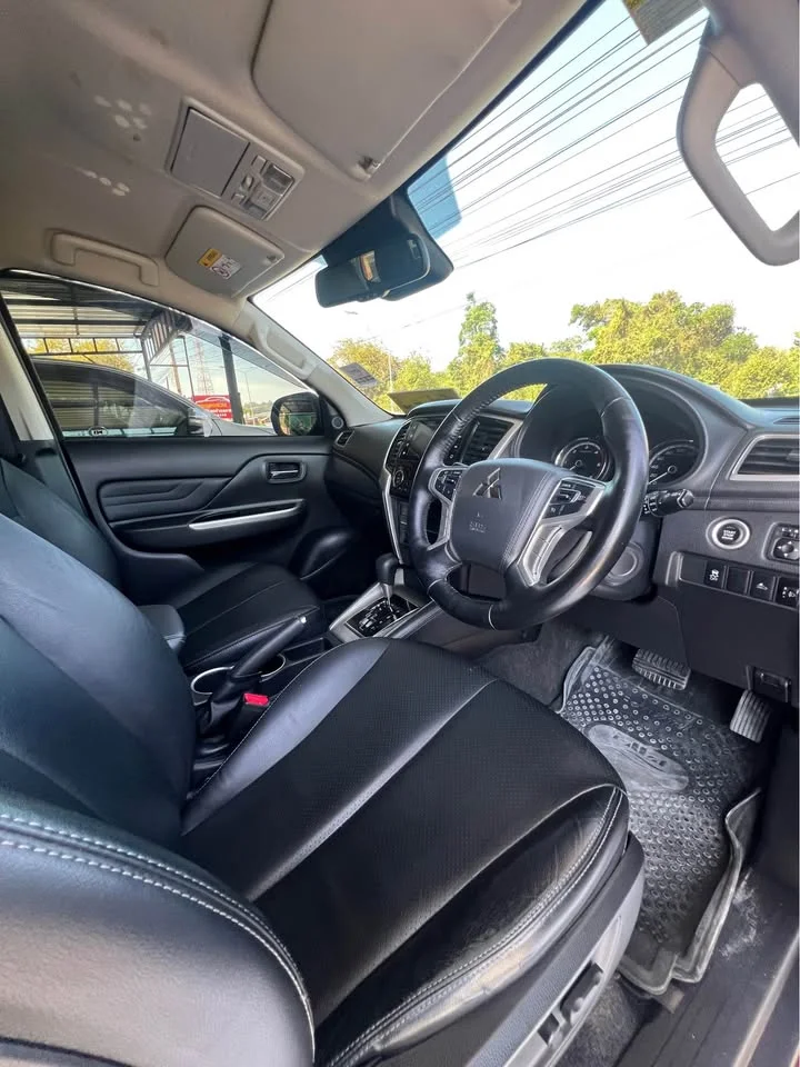 2022 Mitsubishi Triton V 3