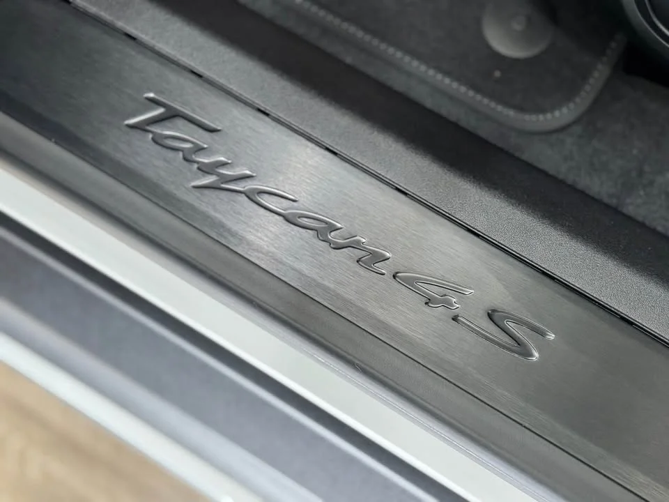 2023 Porsche Taycan 9J1 2