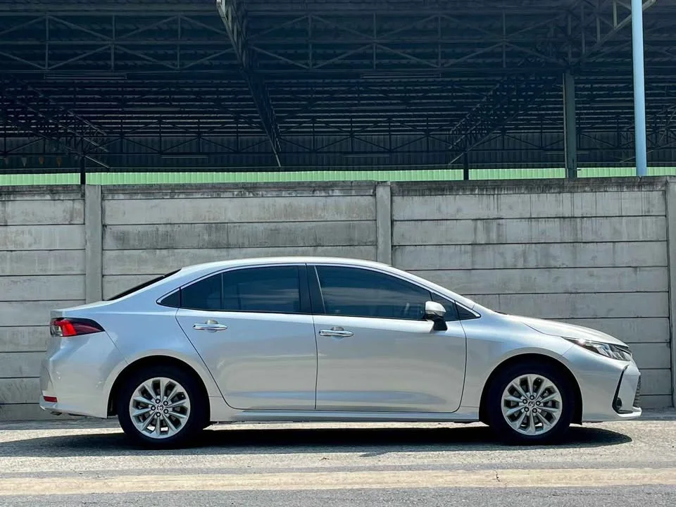 2019 Toyota Corolla Altis XII (E210) 3