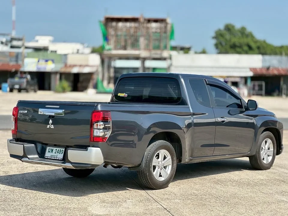 2022 Mitsubishi Triton V 3