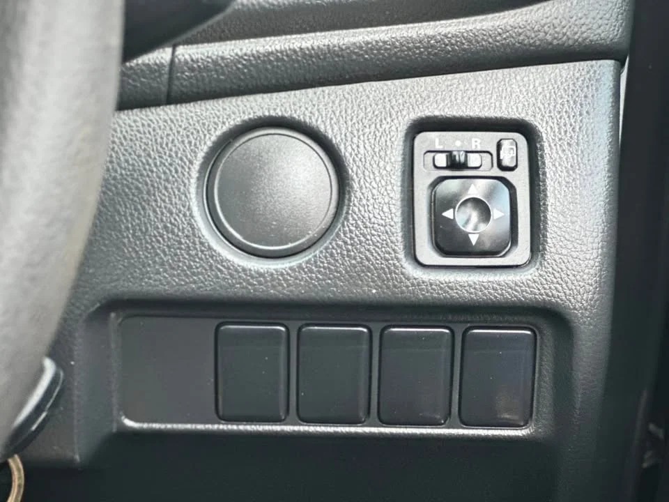 2022 Mitsubishi Triton V 2