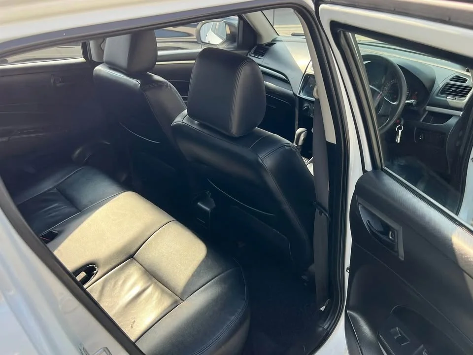 2015 Suzuki Swift II 3