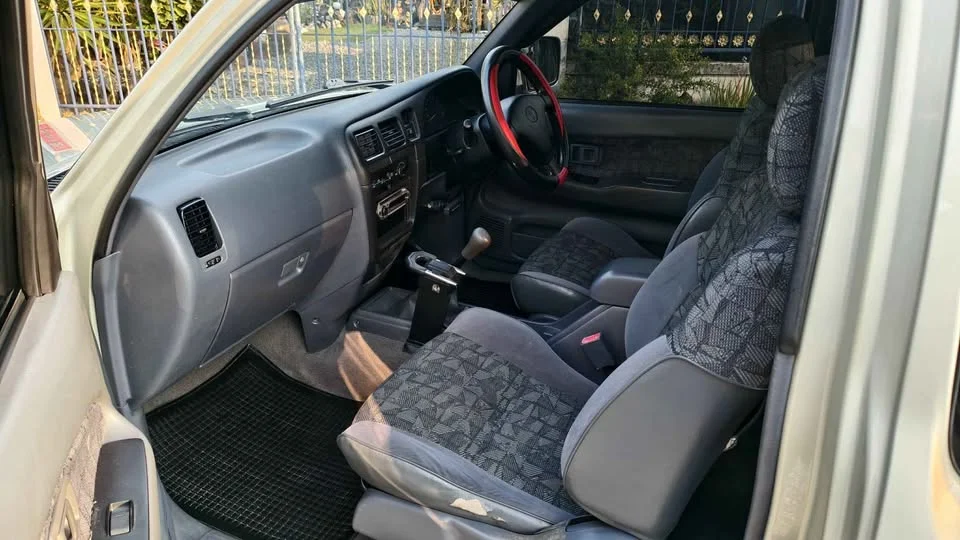 2002 Toyota Hilux Tiger VI 2