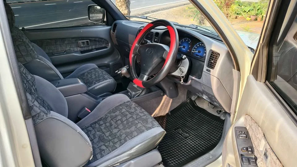 2002 Toyota Hilux Tiger VI 3