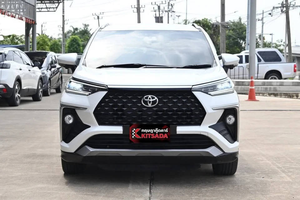 2023 Toyota Veloz III 2