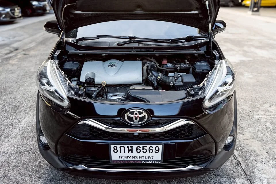 2019 Toyota Sienta II 3