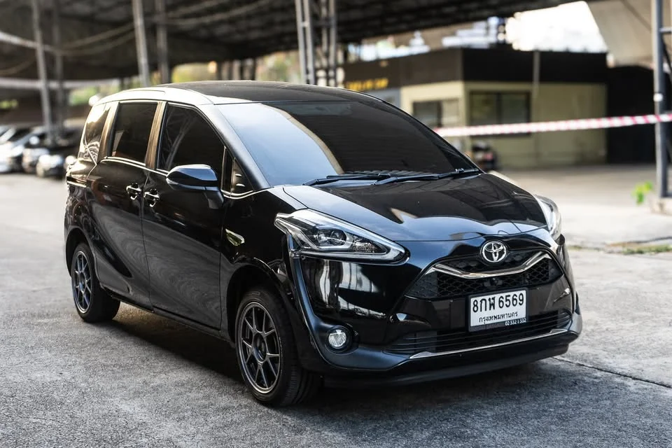 2019 Toyota Sienta II 3