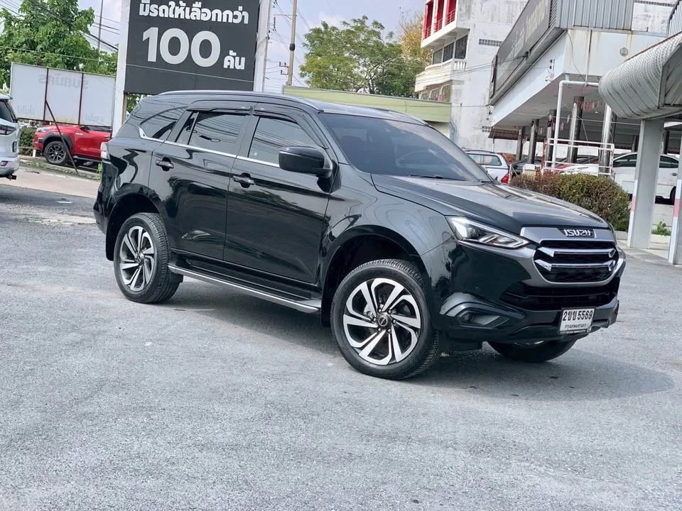 2021 Isuzu MU-X II 2