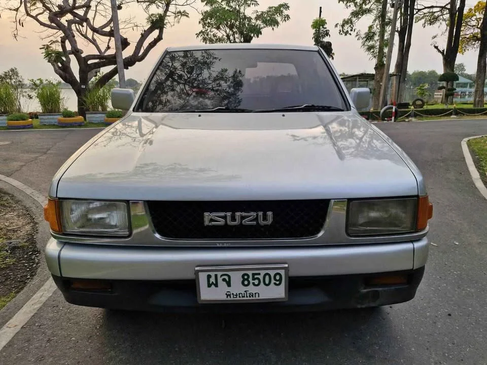 1994 Isuzu TFR III 2