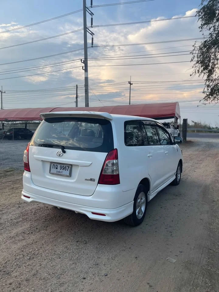 2013 Toyota Innova I 2