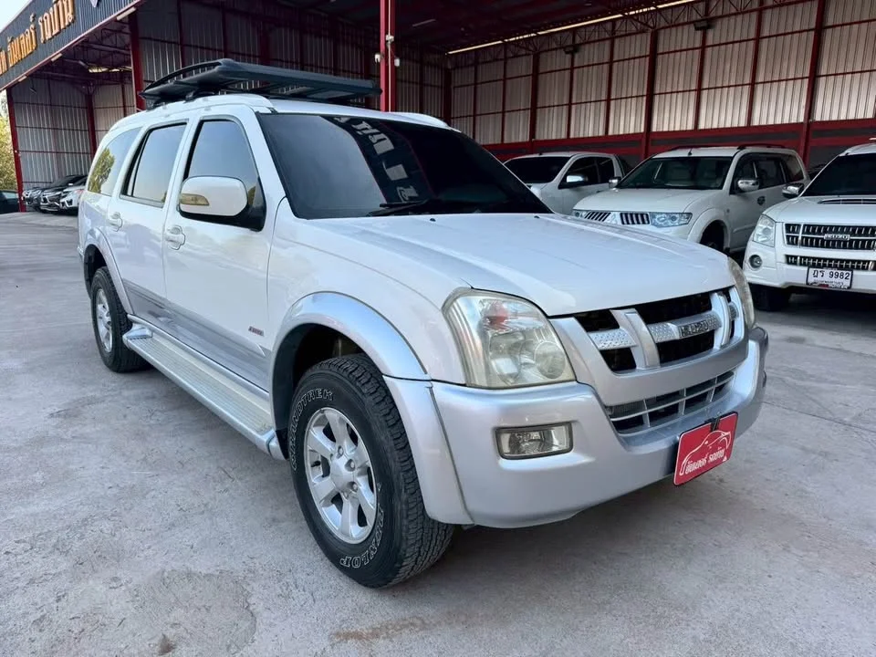 2006 Isuzu MU-7 3