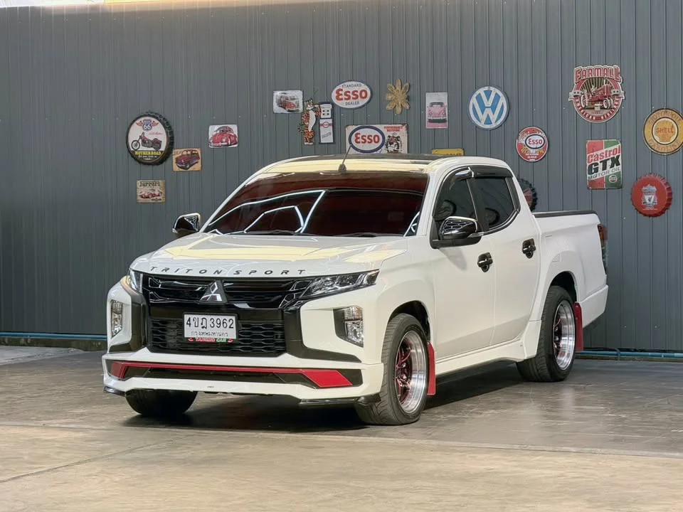 2023 Mitsubishi Triton V 3