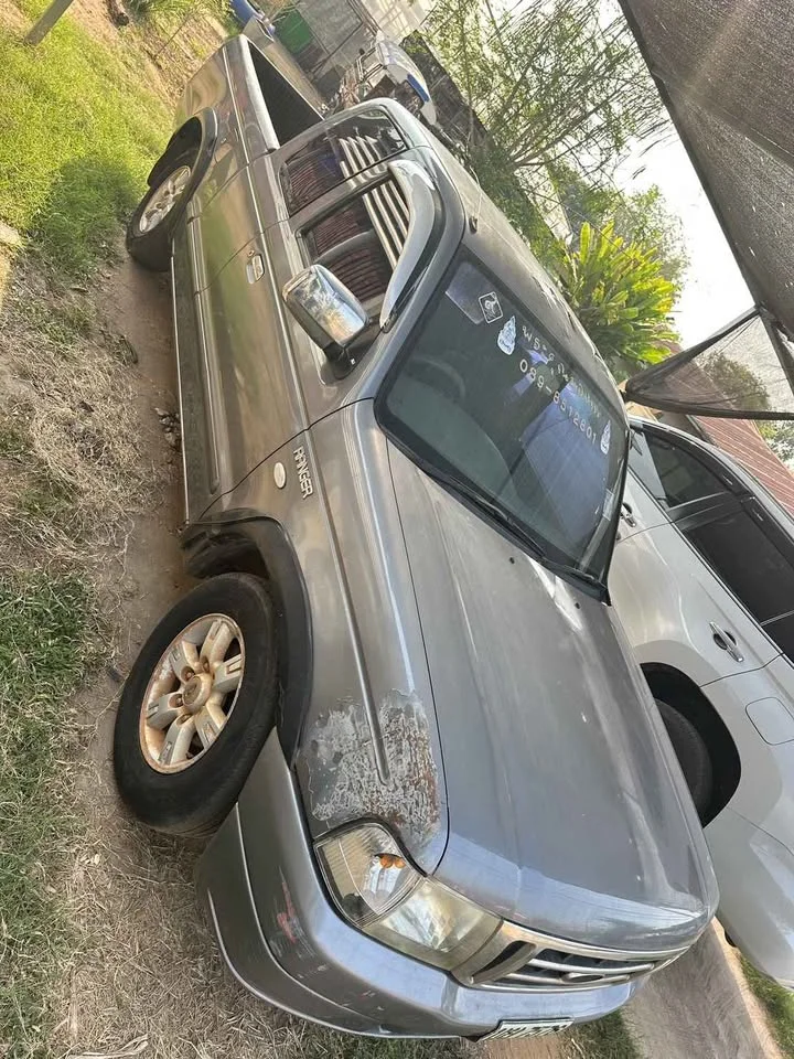 2005 Mazda 2500 Fighter V 2