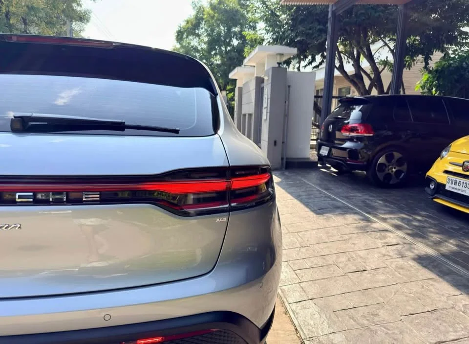 2022 Porsche Macan I 3