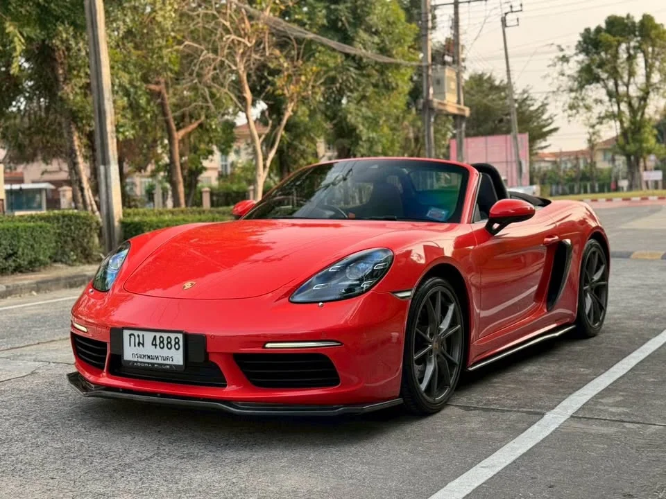 2018 Porsche 718 Boxster and Cayman IV 2